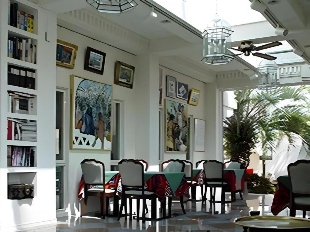Arabian Art Hotel & Gallery Onjuku Ngoại thất bức ảnh