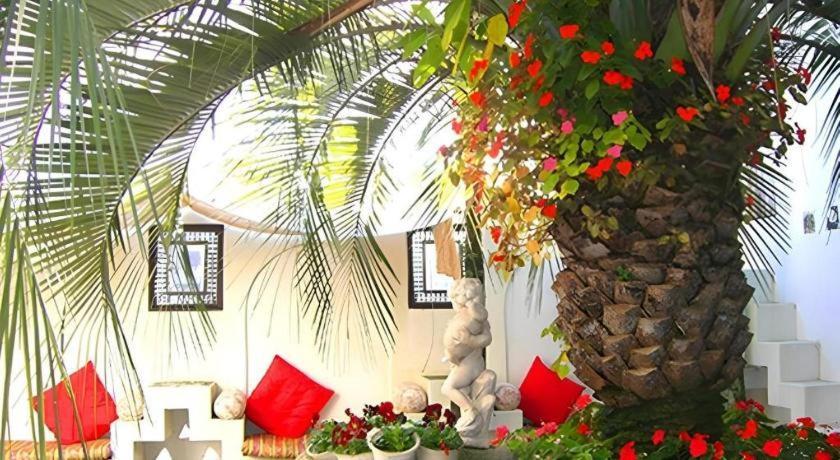 Arabian Art Hotel & Gallery Onjuku Ngoại thất bức ảnh