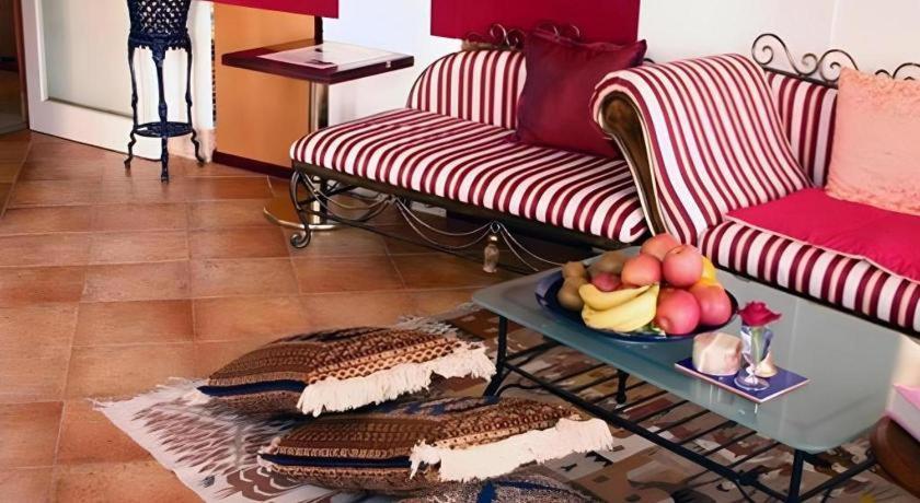 Arabian Art Hotel & Gallery Onjuku Ngoại thất bức ảnh